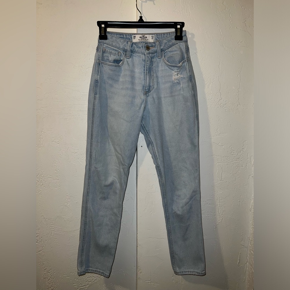 Hollister Curvy High Rise Mom Jean